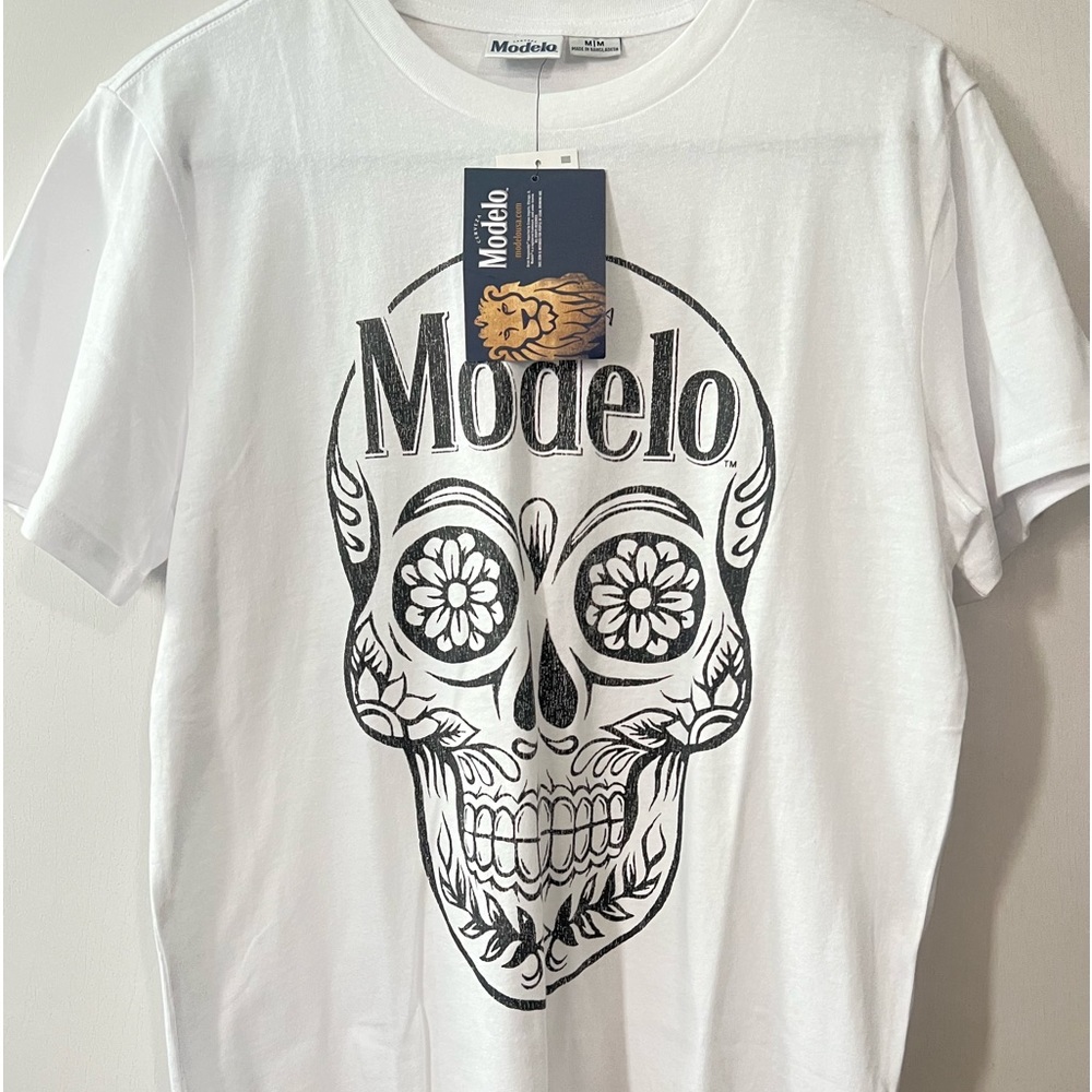 Modelo shirt